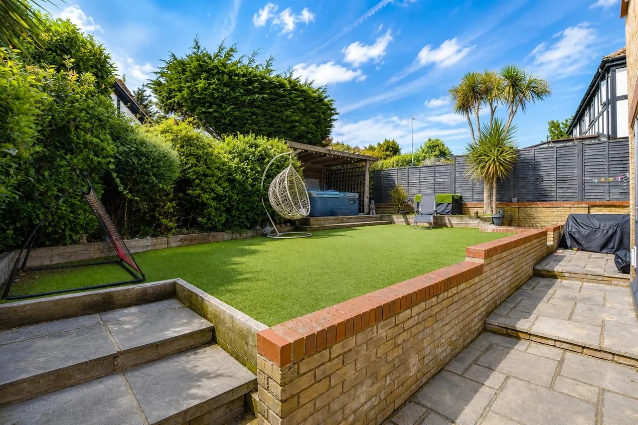 Sycamore Close, West Cheshunt, EN7, photo 20