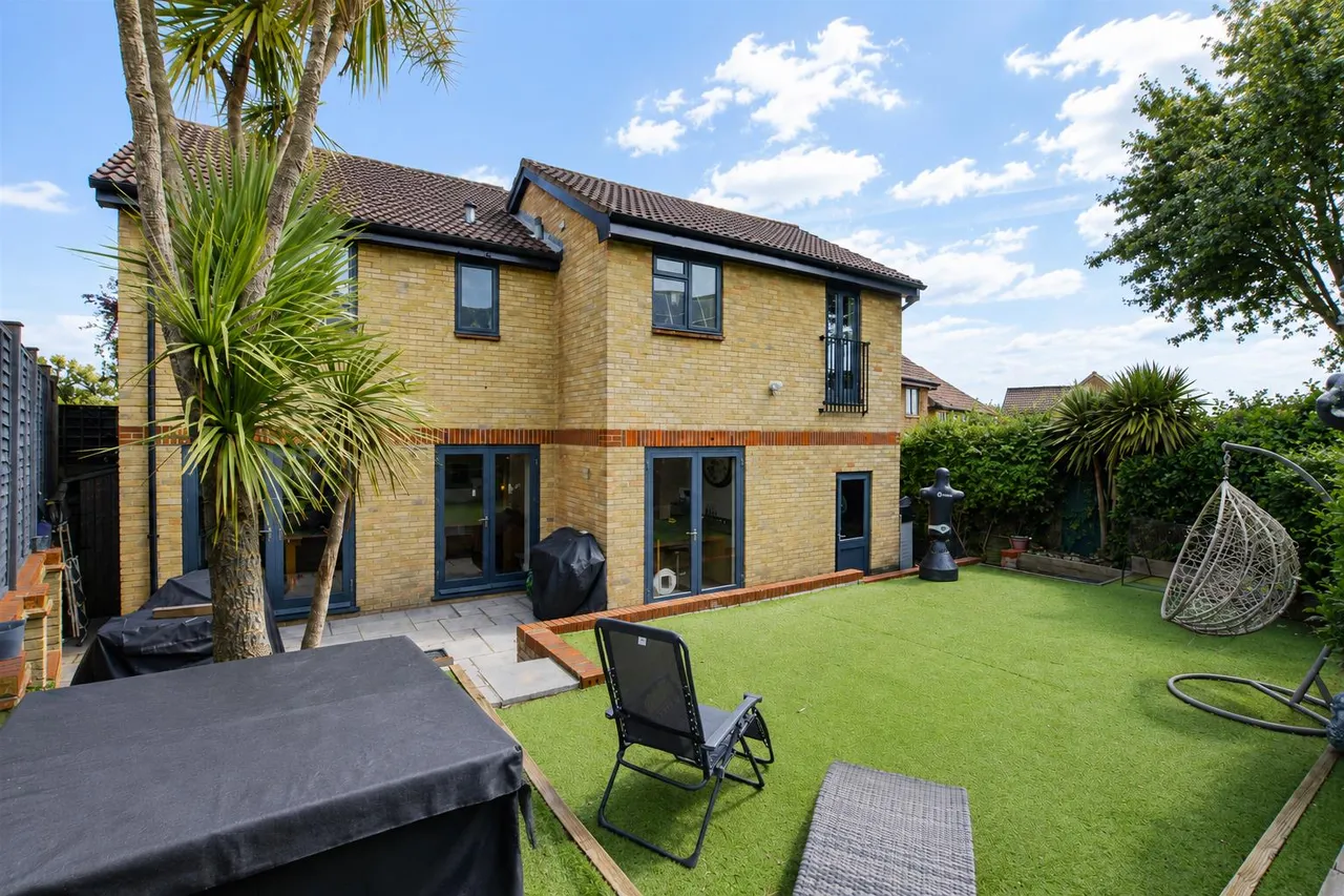 Sycamore Close, West Cheshunt, EN7, photo 18