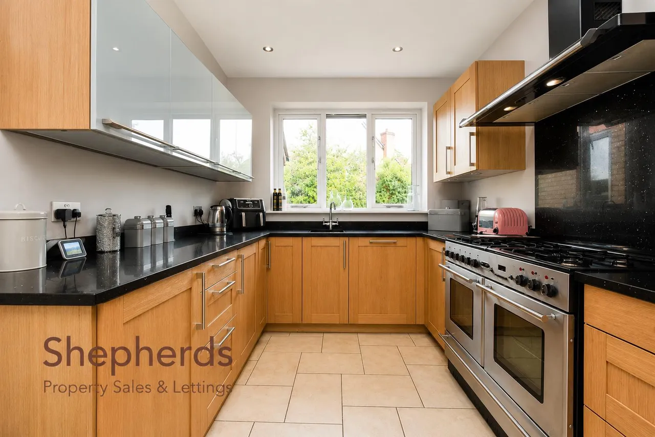 Sycamore Close, West Cheshunt, EN7, photo 6