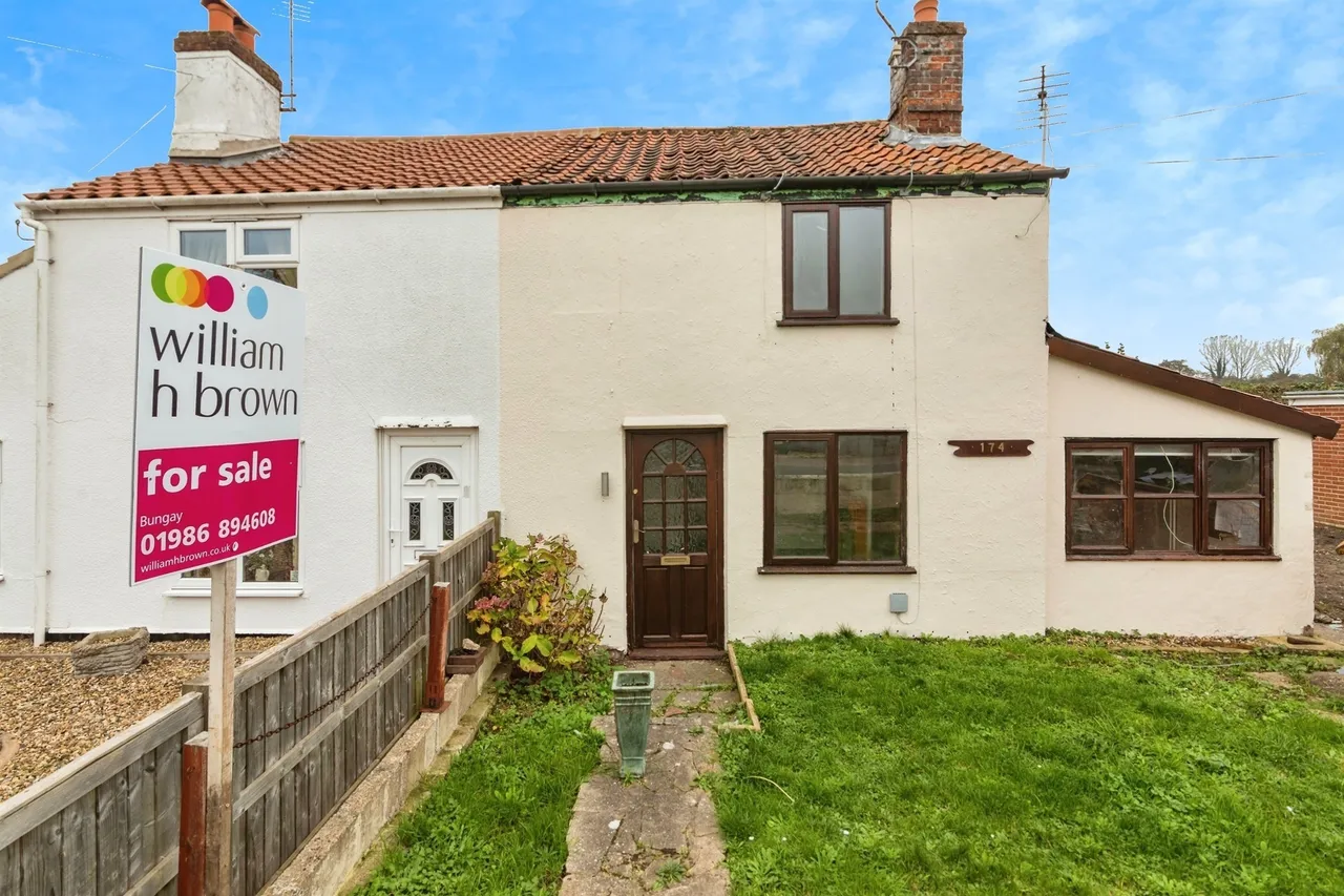 1 bed house for sale — Yarmouth Road, Broome, Bungay