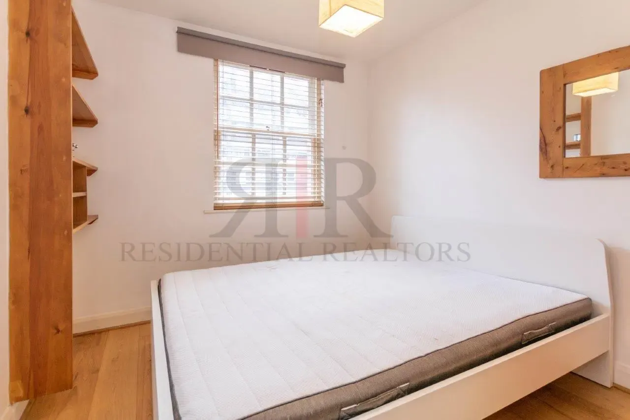 Commercial Road, E14, photo 9
