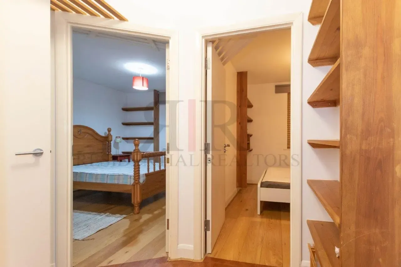 Commercial Road, E14, photo 6