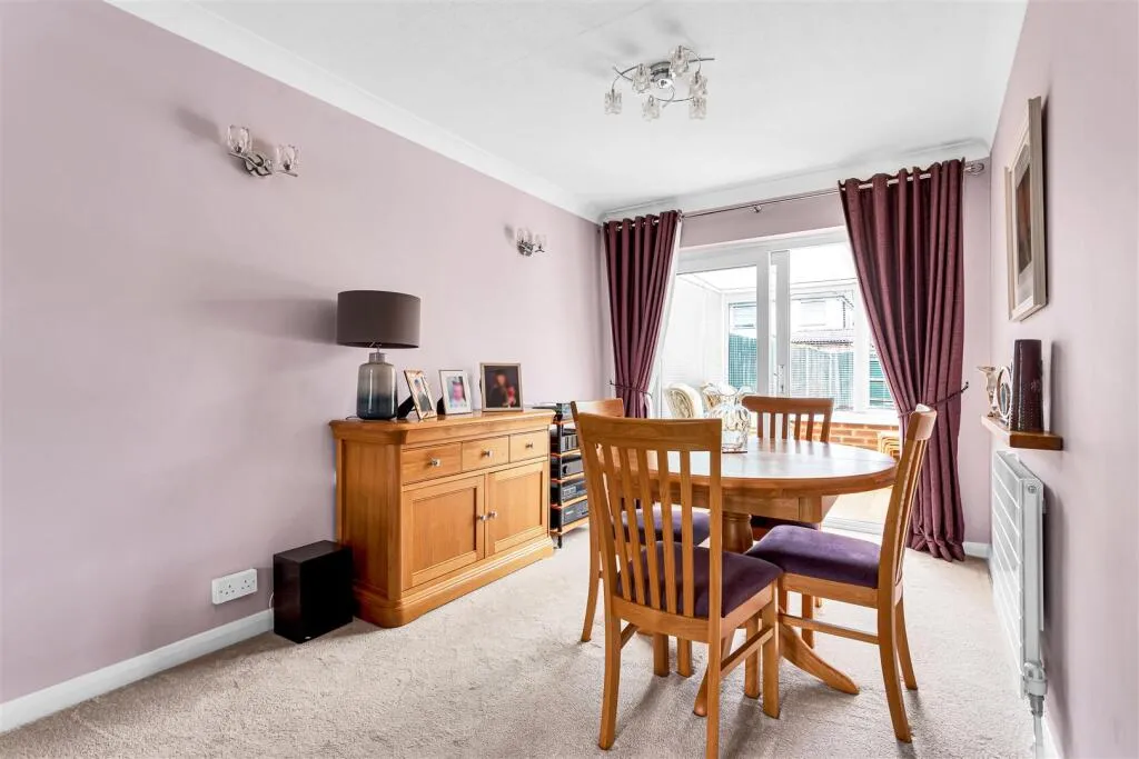 Chessholme Road, Ashford, TW15, photo 5