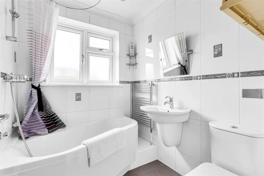 Chessholme Road, Ashford, TW15, photo 11
