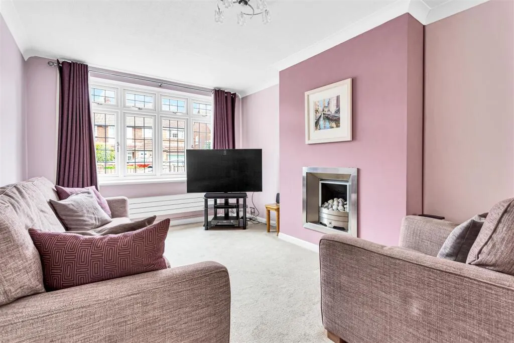 Chessholme Road, Ashford, TW15, photo 4