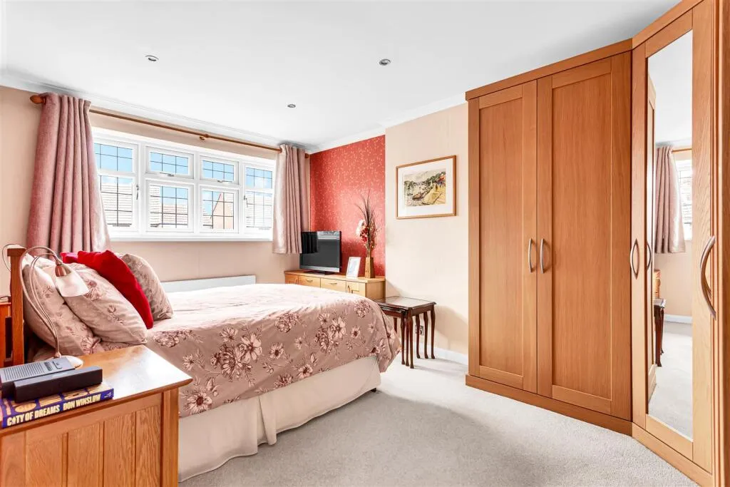 Chessholme Road, Ashford, TW15, photo 8