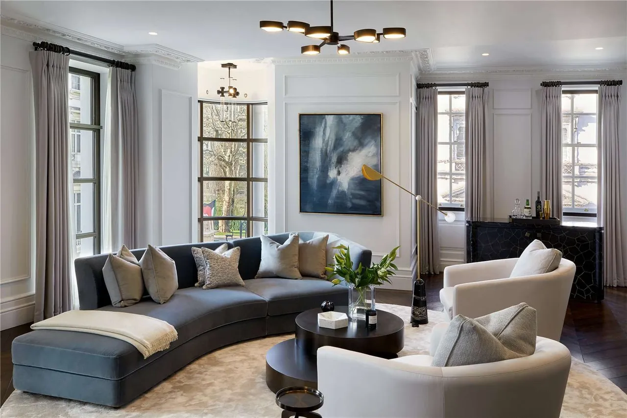 Knightsbridge Gate, Knightsbridge, SW1X, photo 9