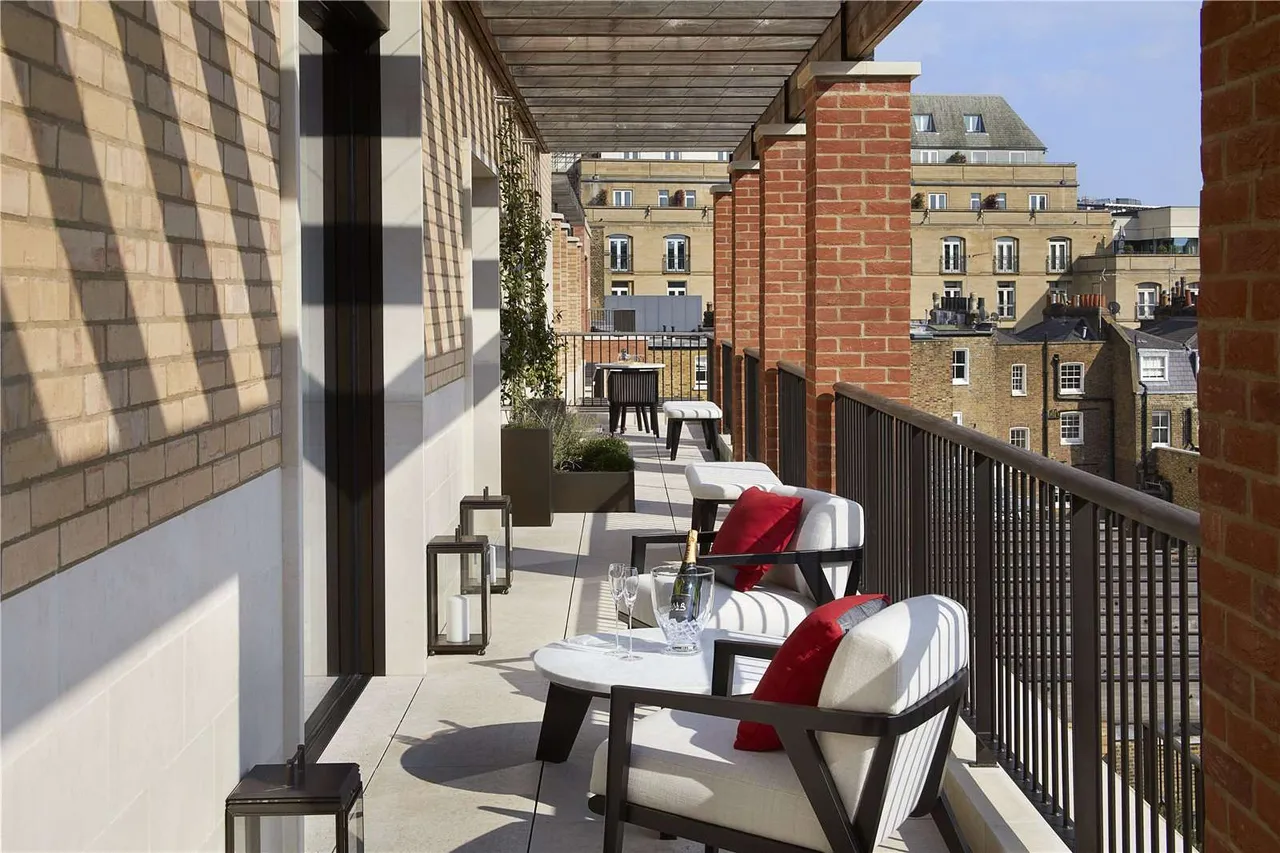 Knightsbridge Gate, Knightsbridge, SW1X, photo 18
