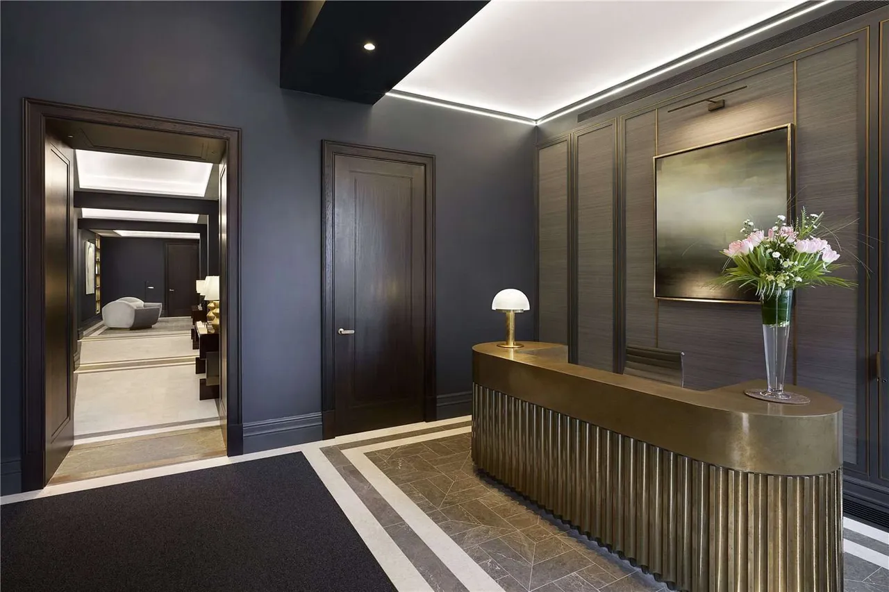 Knightsbridge Gate, Knightsbridge, SW1X, photo 20