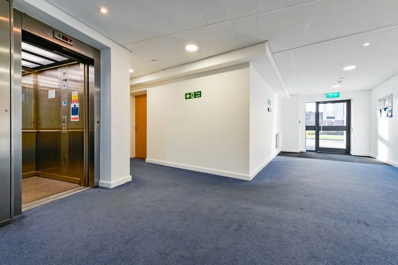 Flat 13, Eniac View, Milton Keynes, 14 Atlas Way, MK10 9SP, photo 13