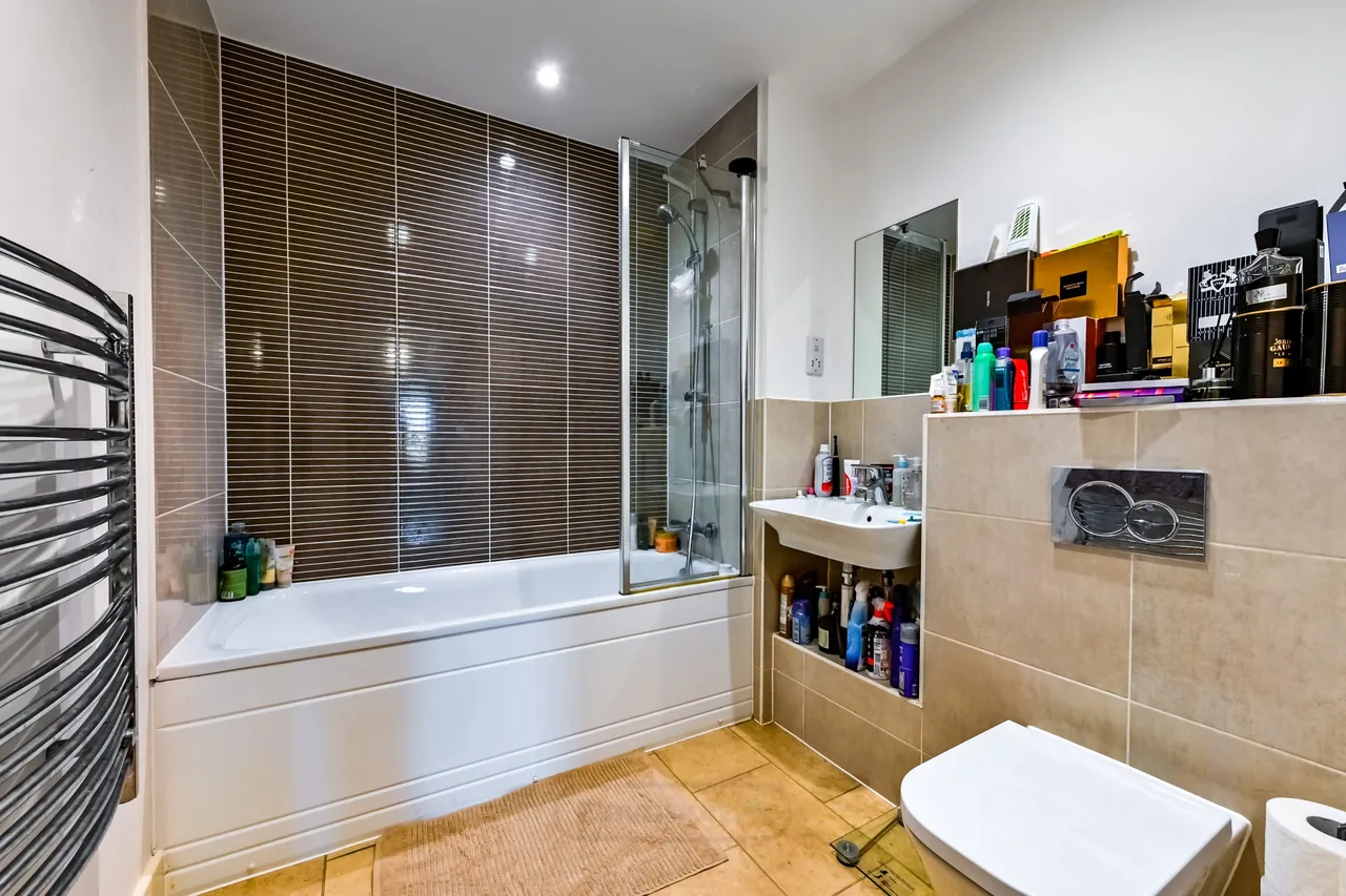 Flat 13, Eniac View, Milton Keynes, 14 Atlas Way, MK10 9SP, photo 9