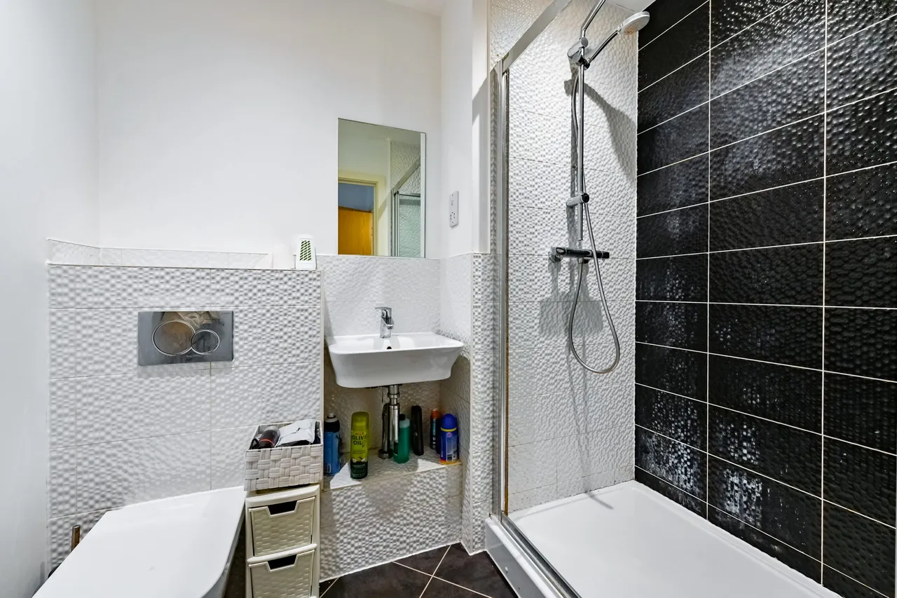 Flat 13, Eniac View, Milton Keynes, 14 Atlas Way, MK10 9SP, photo 10