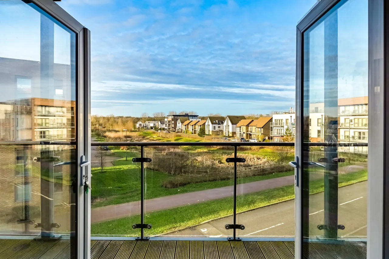 Flat 13, Eniac View, Milton Keynes, 14 Atlas Way, MK10 9SP, photo 2