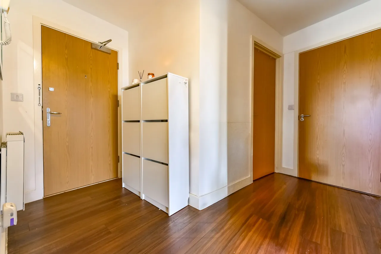Flat 13, Eniac View, Milton Keynes, 14 Atlas Way, MK10 9SP, photo 7