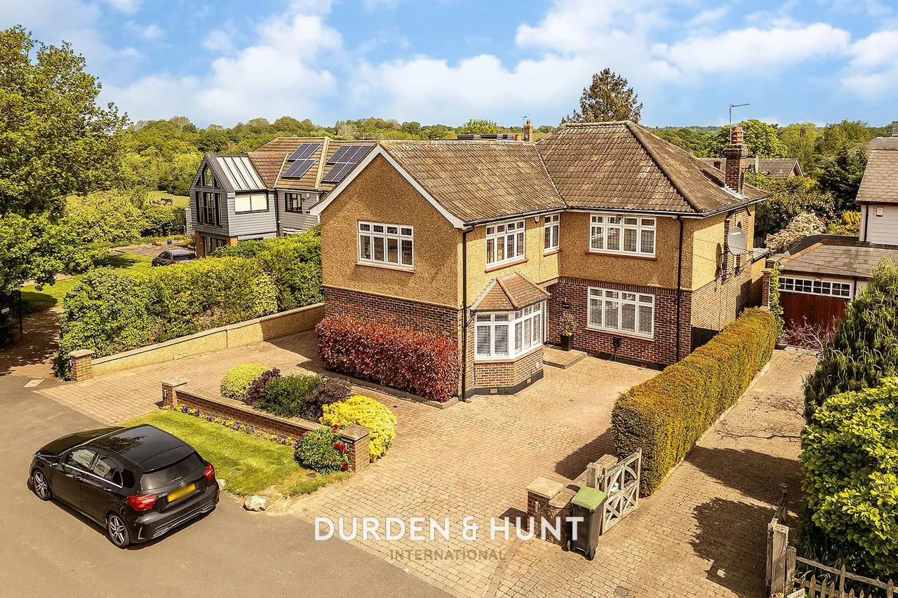 5 bed house for sale, Farm End, Chingford, E4