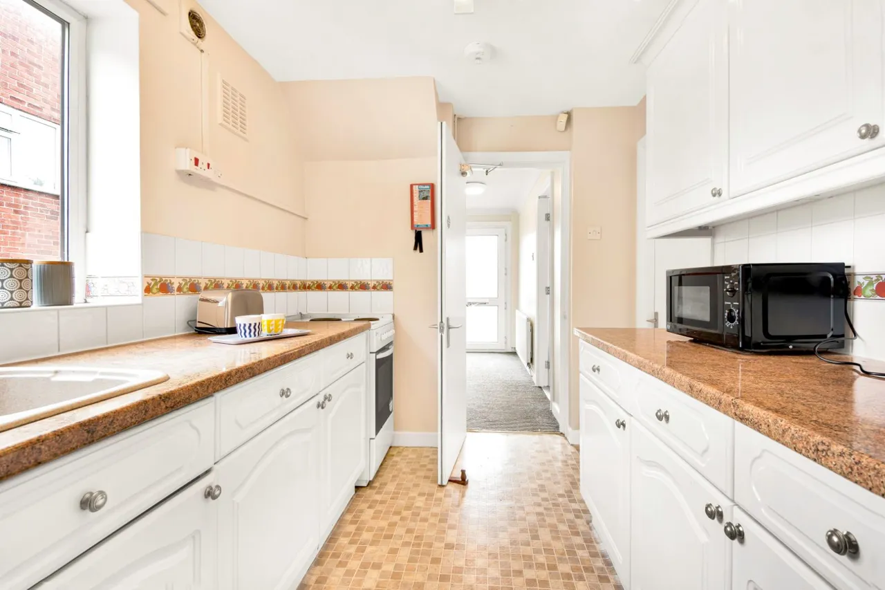St. Anns Close, Leeds, LS4, photo 3