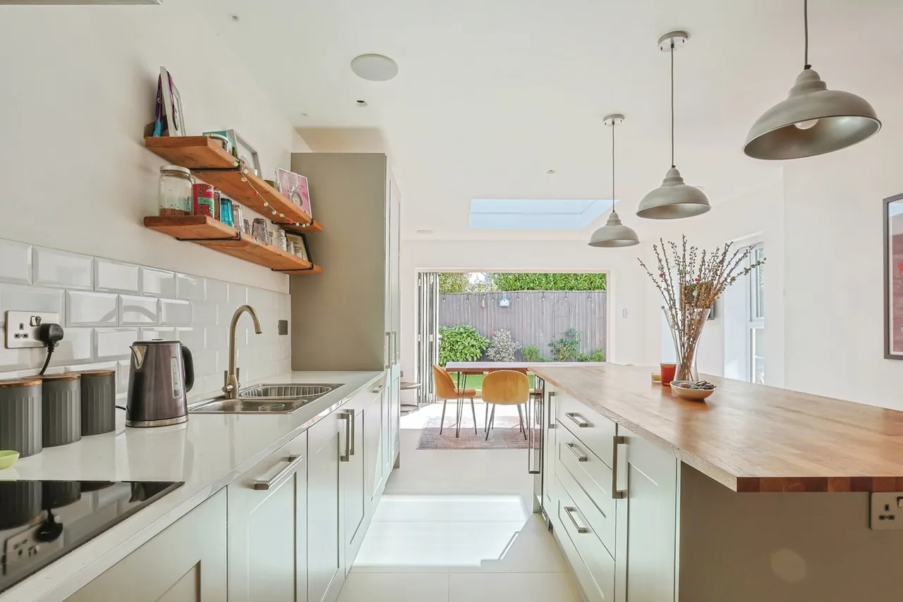 Decies Road, Poole, BH14, photo 3