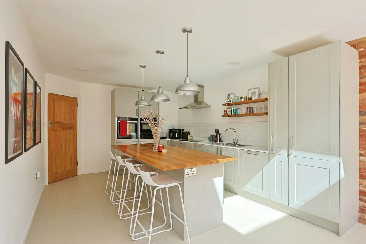 Decies Road, Poole, BH14, photo 6
