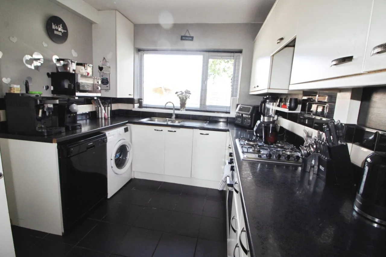 Baker Drive, Winterton, DN15, photo 5