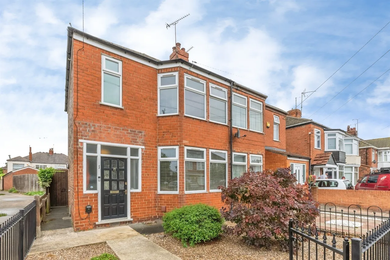 3 bed house for sale — Riversdale Road, Hull
