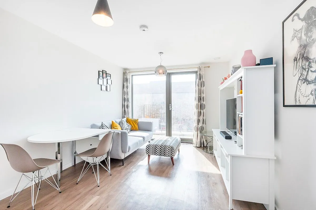 2 bed flat to rent — 50 Hammersley Road, London, E16 1RA