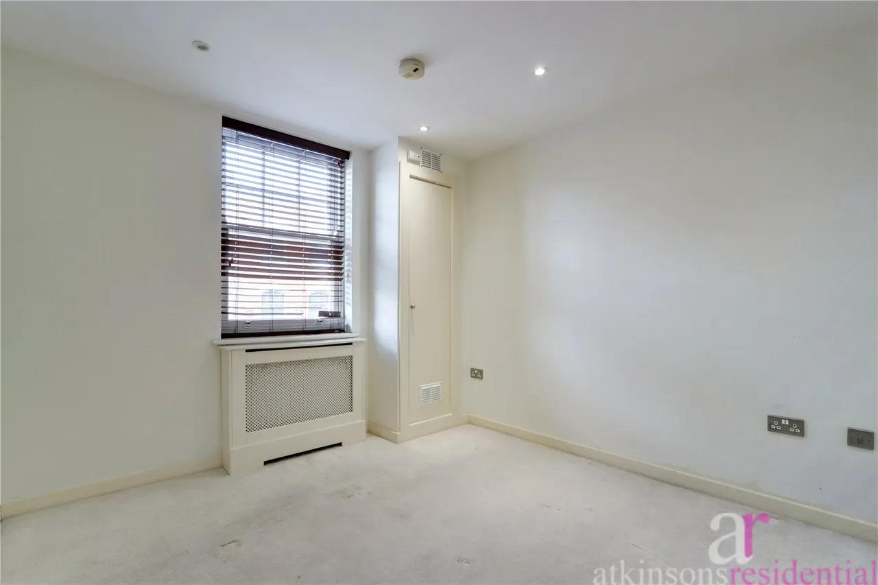Silver Street, Enfield, Middlesex, EN1 3EF, photo 5