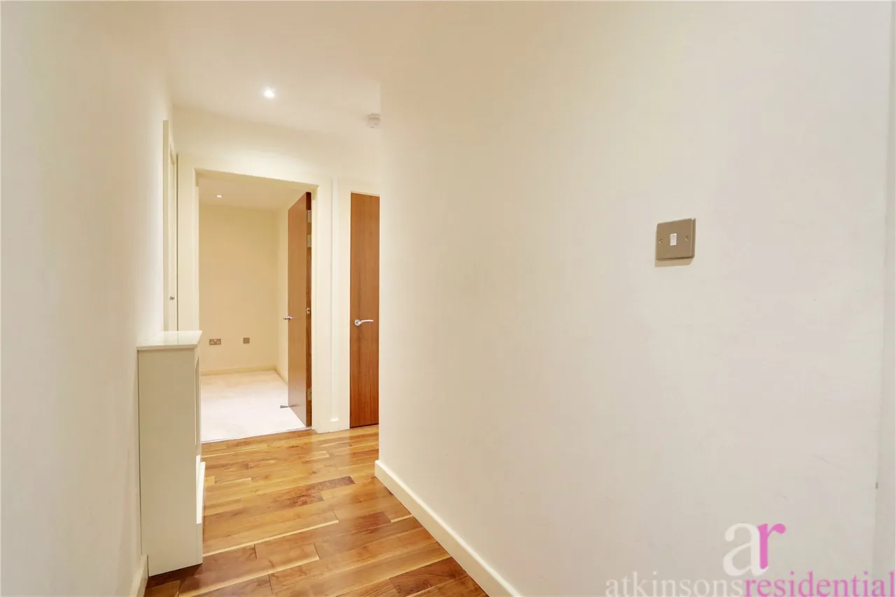 Silver Street, Enfield, Middlesex, EN1 3EF, photo 8