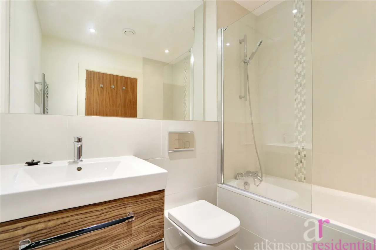 Silver Street, Enfield, Middlesex, EN1 3EF, photo 7