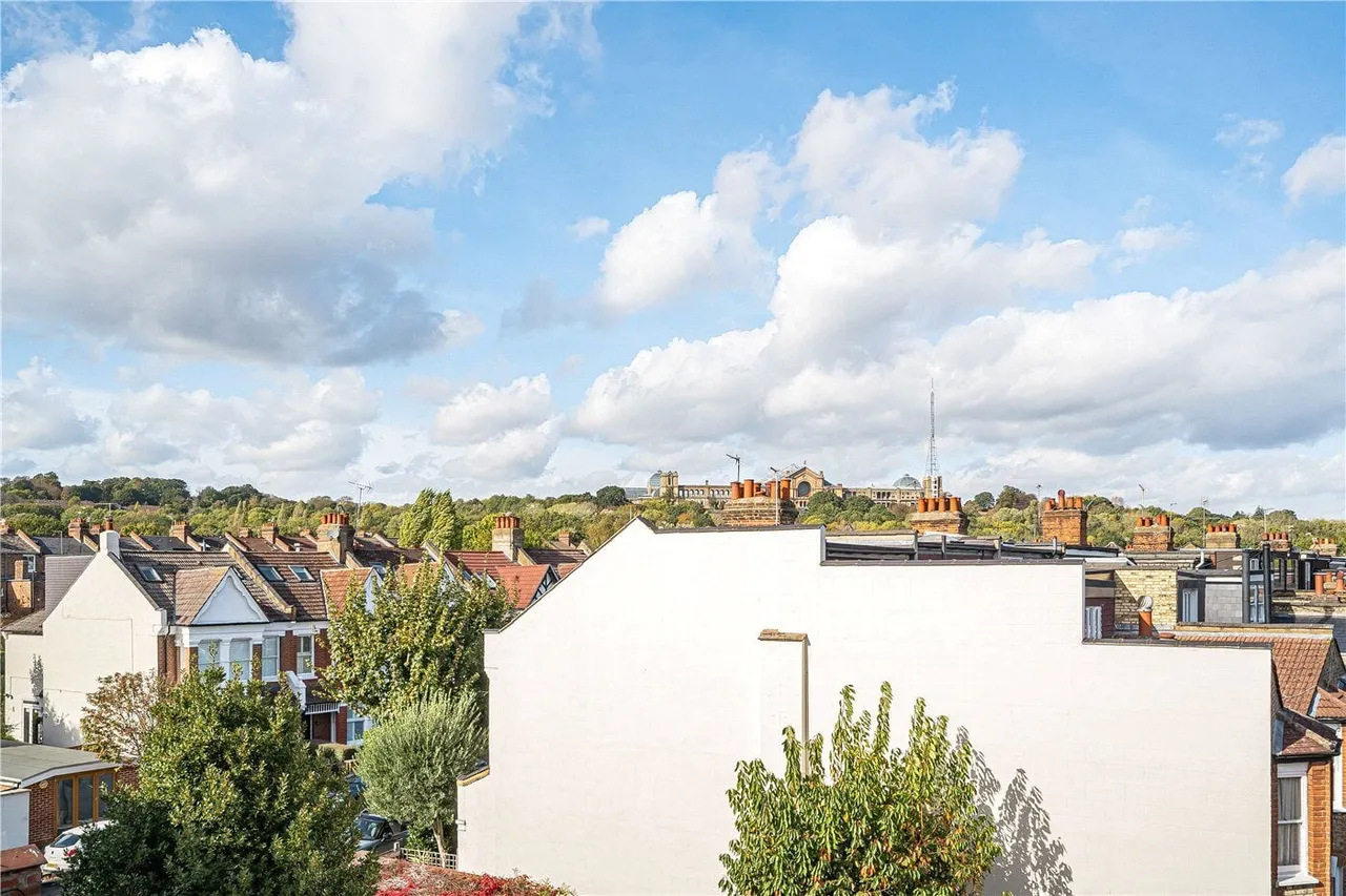 Priory Avenue, London, N8, photo 9