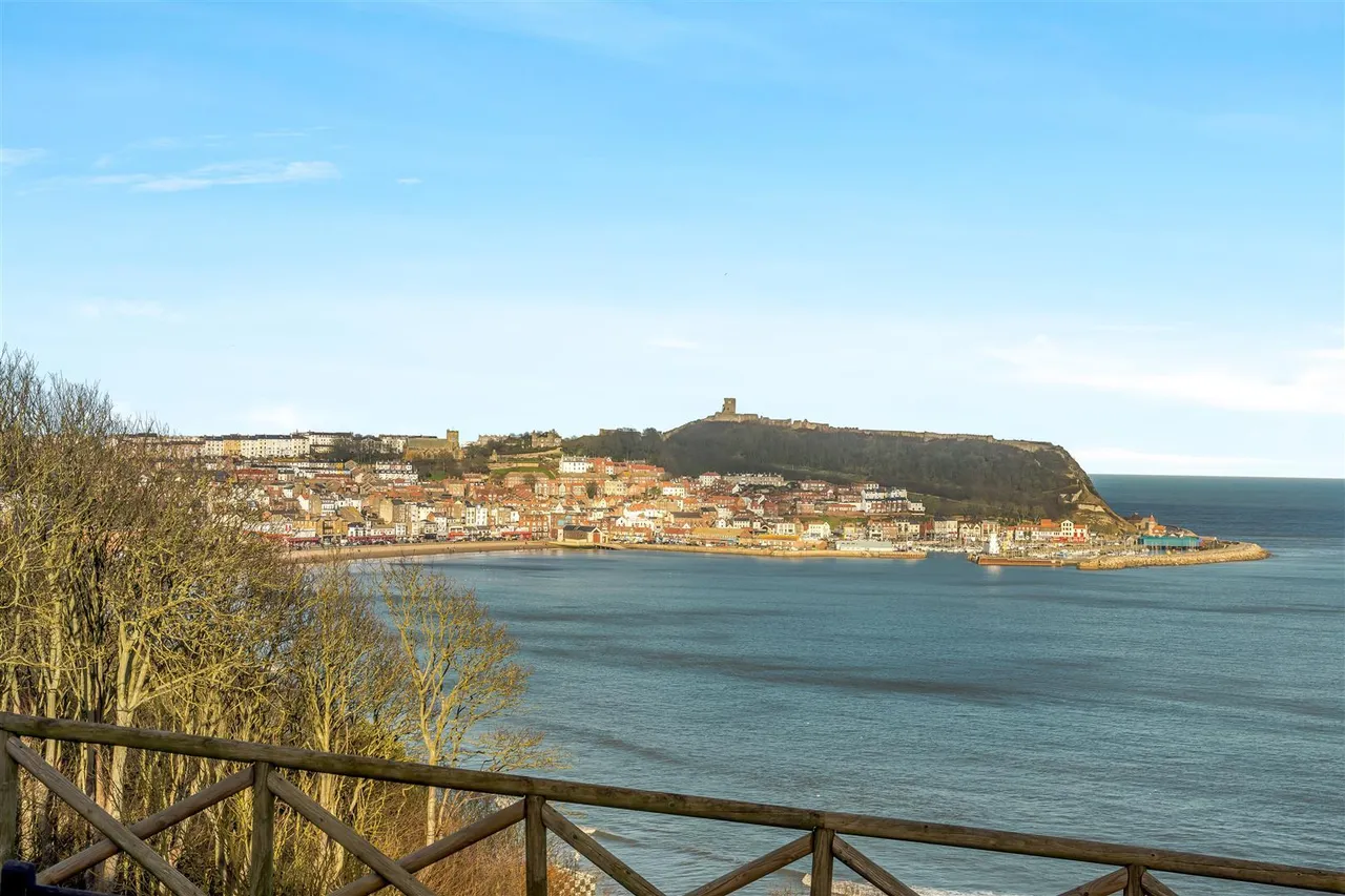 Esplanade Road, Scarborough, photo 27