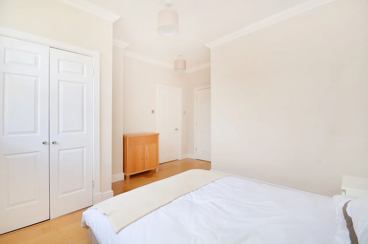 London, SW19, photo 12