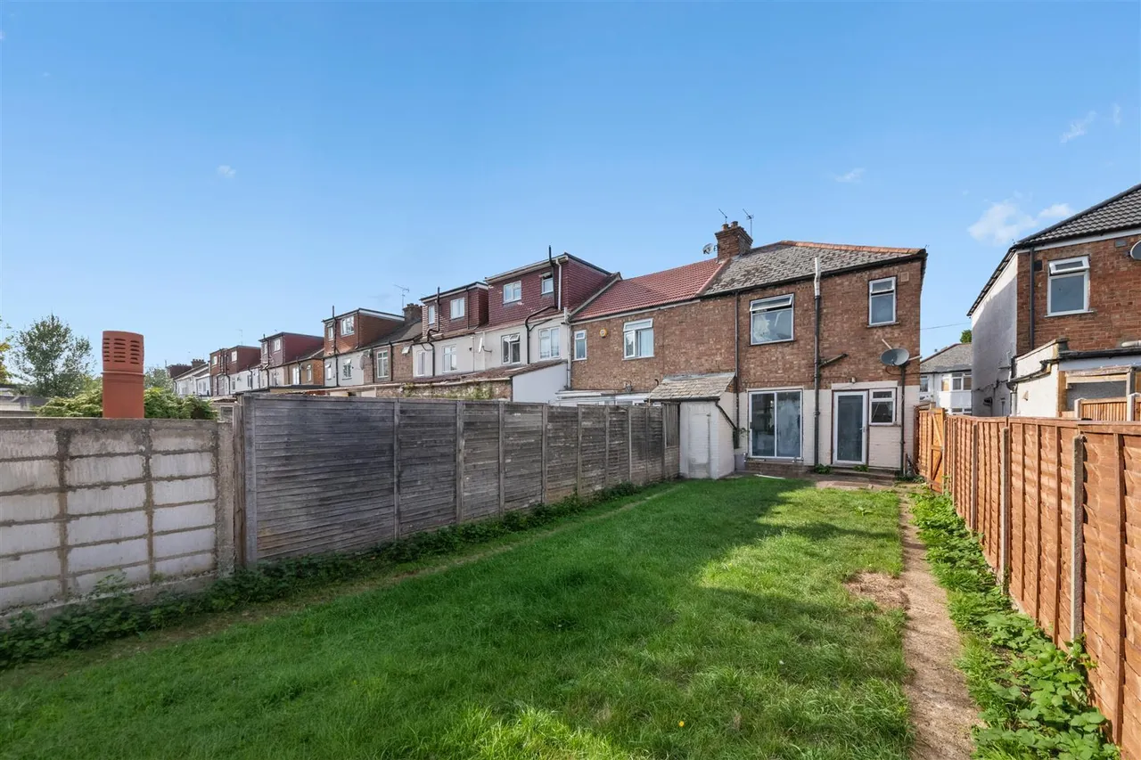 Crofts Road, Harrow, photo 2