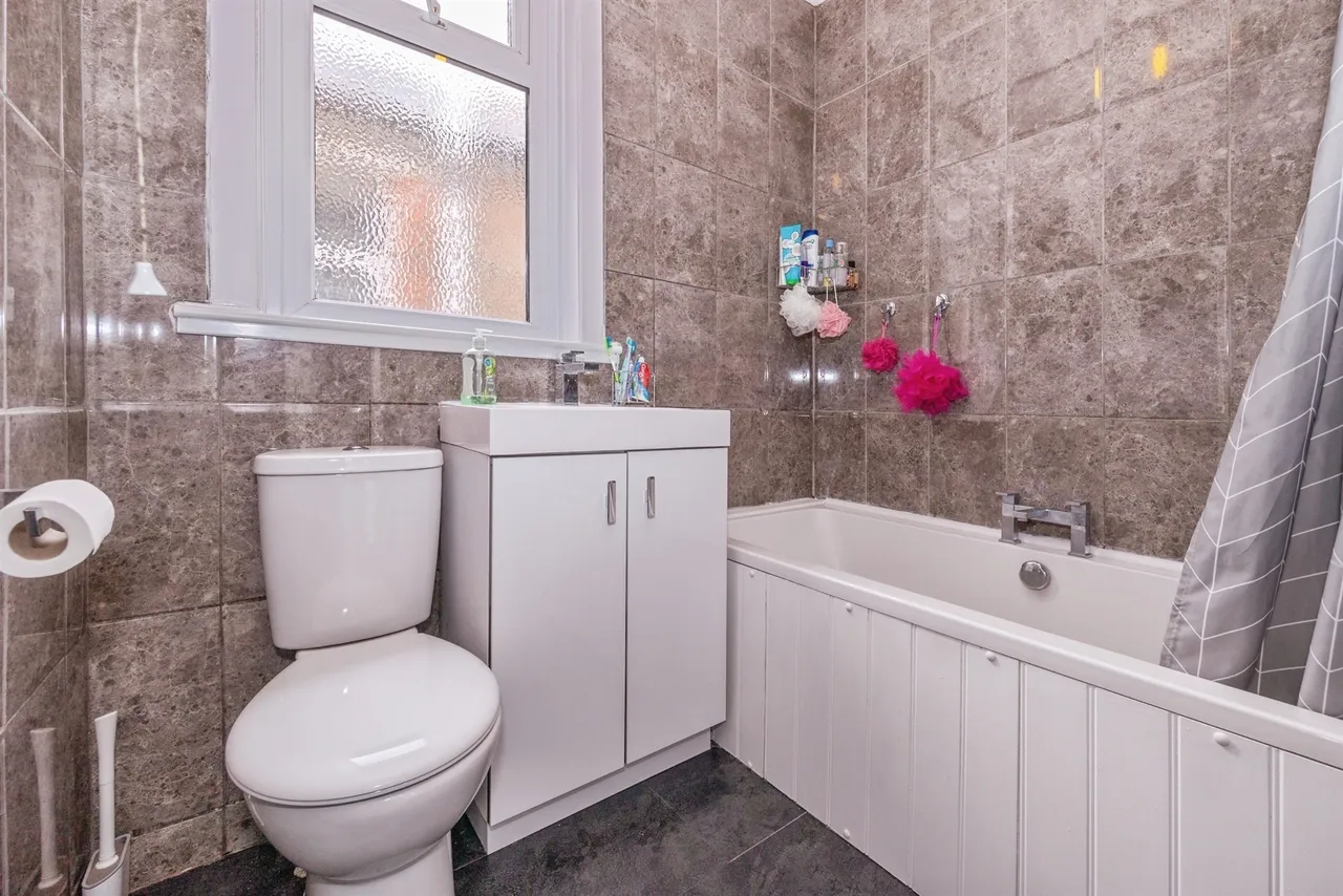 Bedhampton Road, Portsmouth, PO2, photo 13