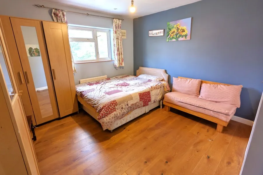 Hammond Road, Woking, GU21, photo 9