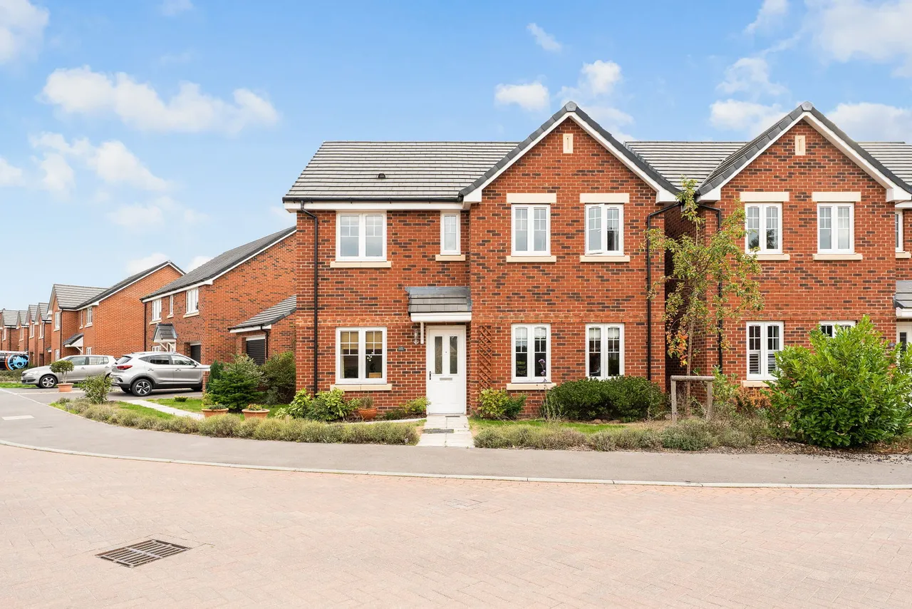 4 bed house for sale, Melchester Road, Salisbury, SP2