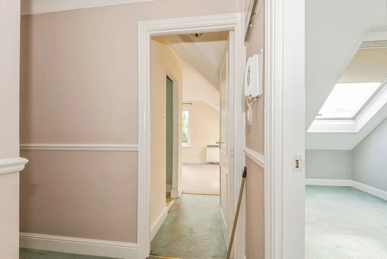 Lansdowne Road, Purley, CR8, photo 13
