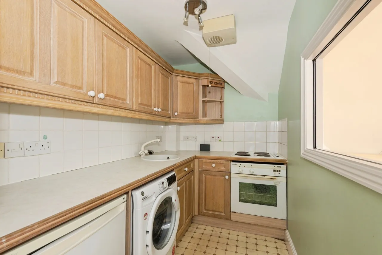 Lansdowne Road, Purley, CR8, photo 3