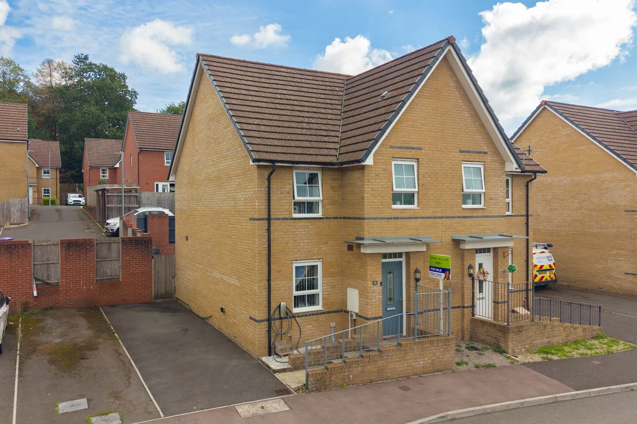 3 bed house for sale, John Jobbins, Penygarn