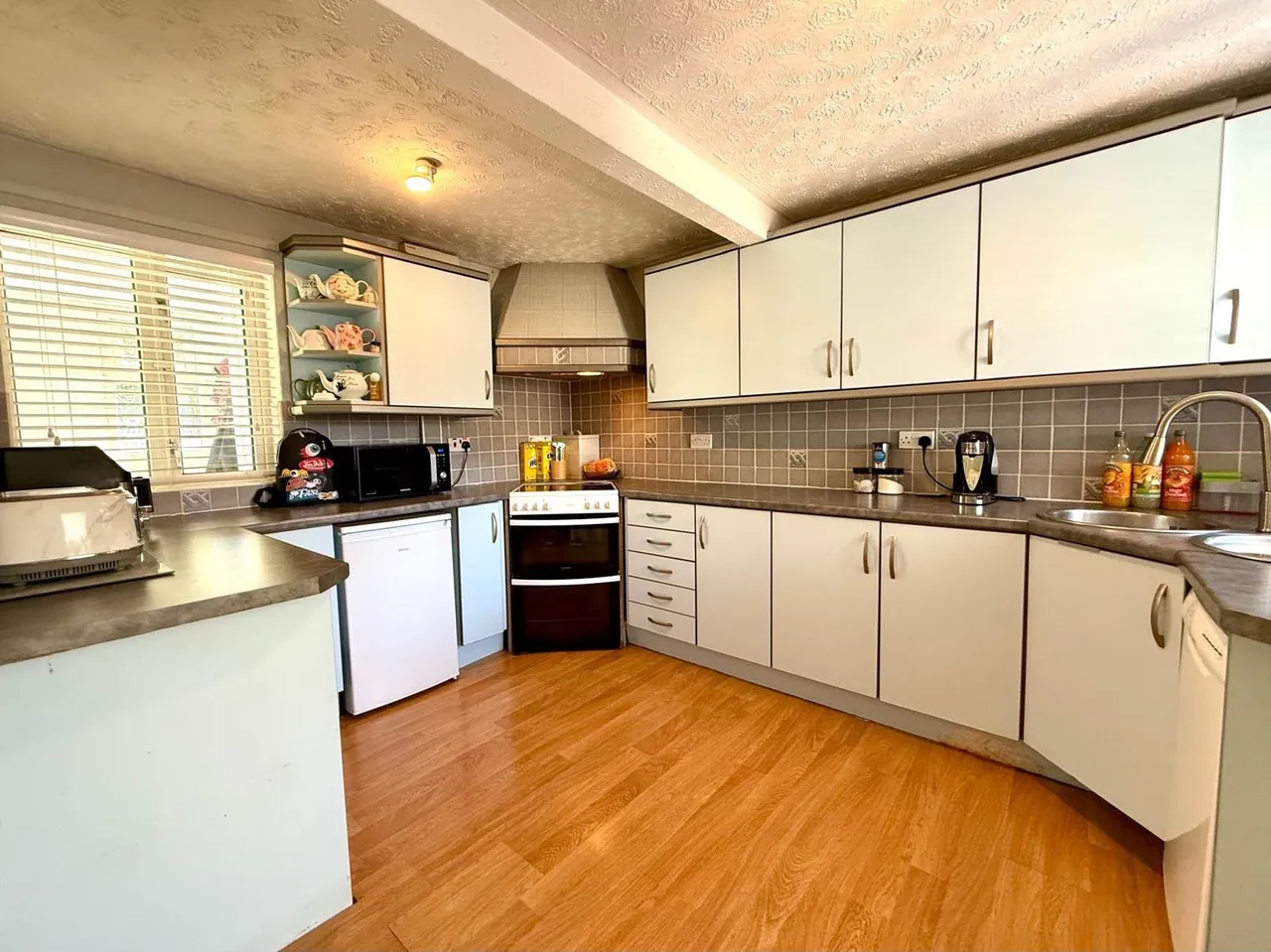 Shaftesbury Avenue, Swindon, Wiltshire, SN3 2AB, photo 3