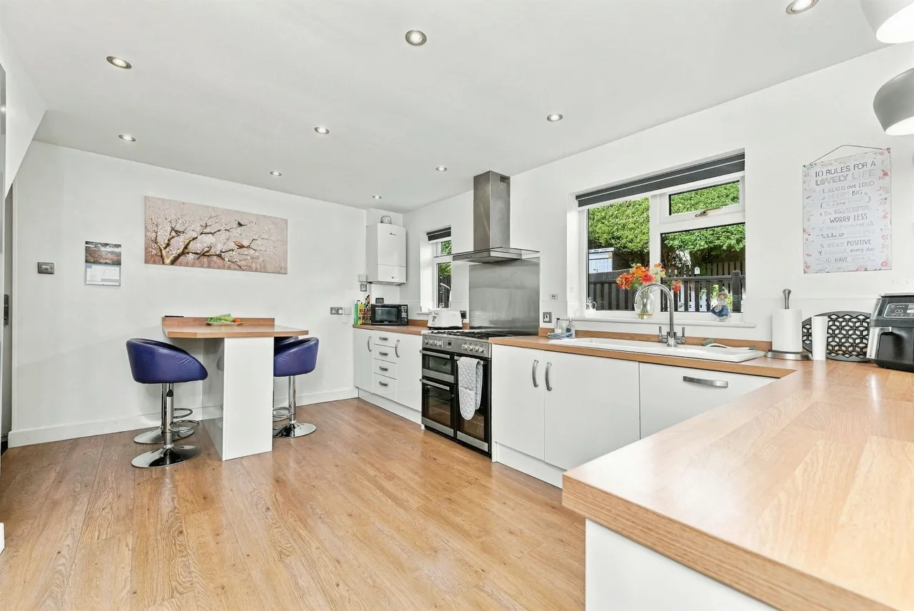 Grantley Place, Bradley, Huddersfield, photo 6
