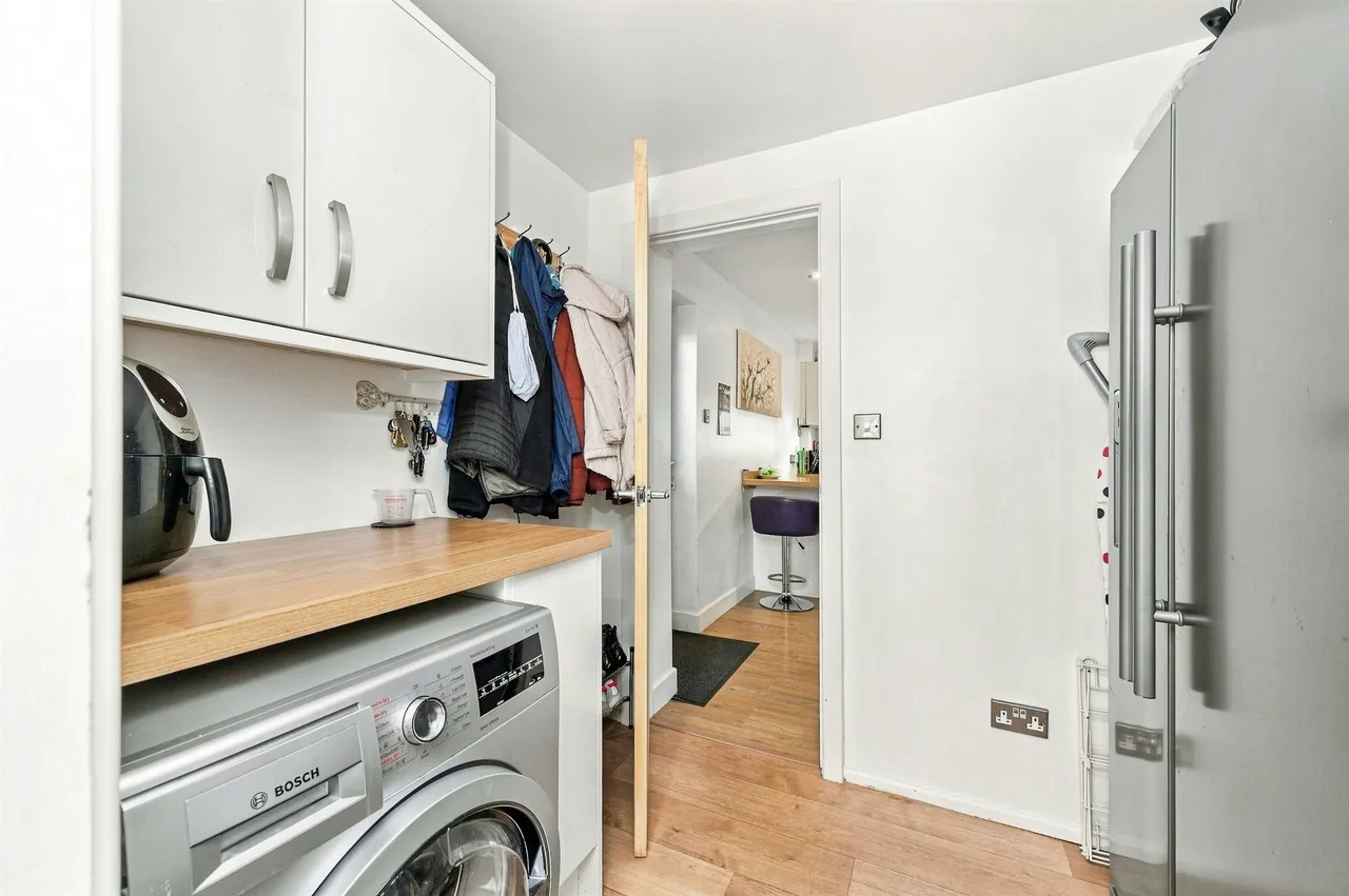 Grantley Place, Bradley, Huddersfield, photo 9