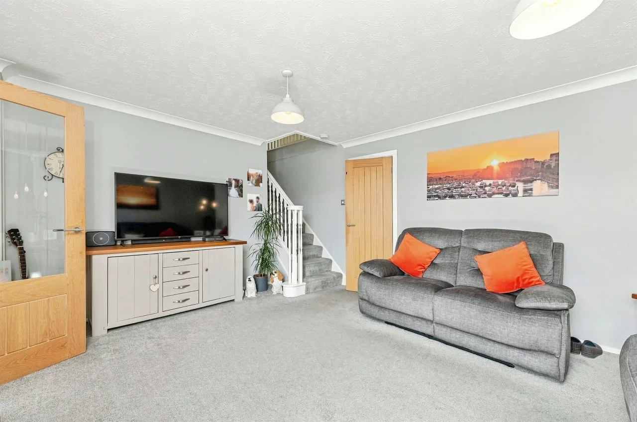 Grantley Place, Bradley, Huddersfield, photo 4