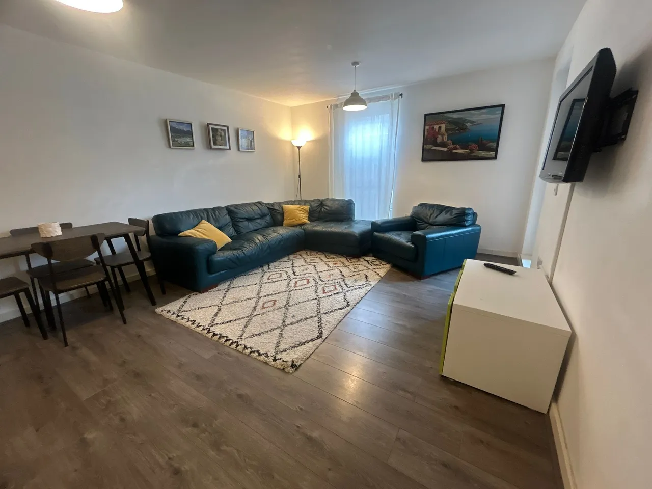 2 bed flat to rent, Hulme High Street, Hulme, M15