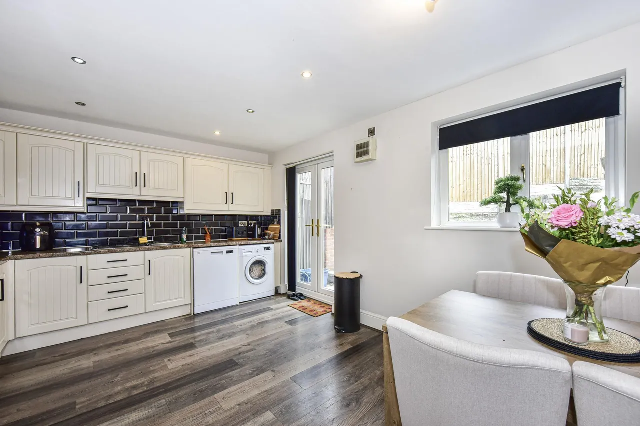 Ewers Road, Kimberworth, S61, photo 3
