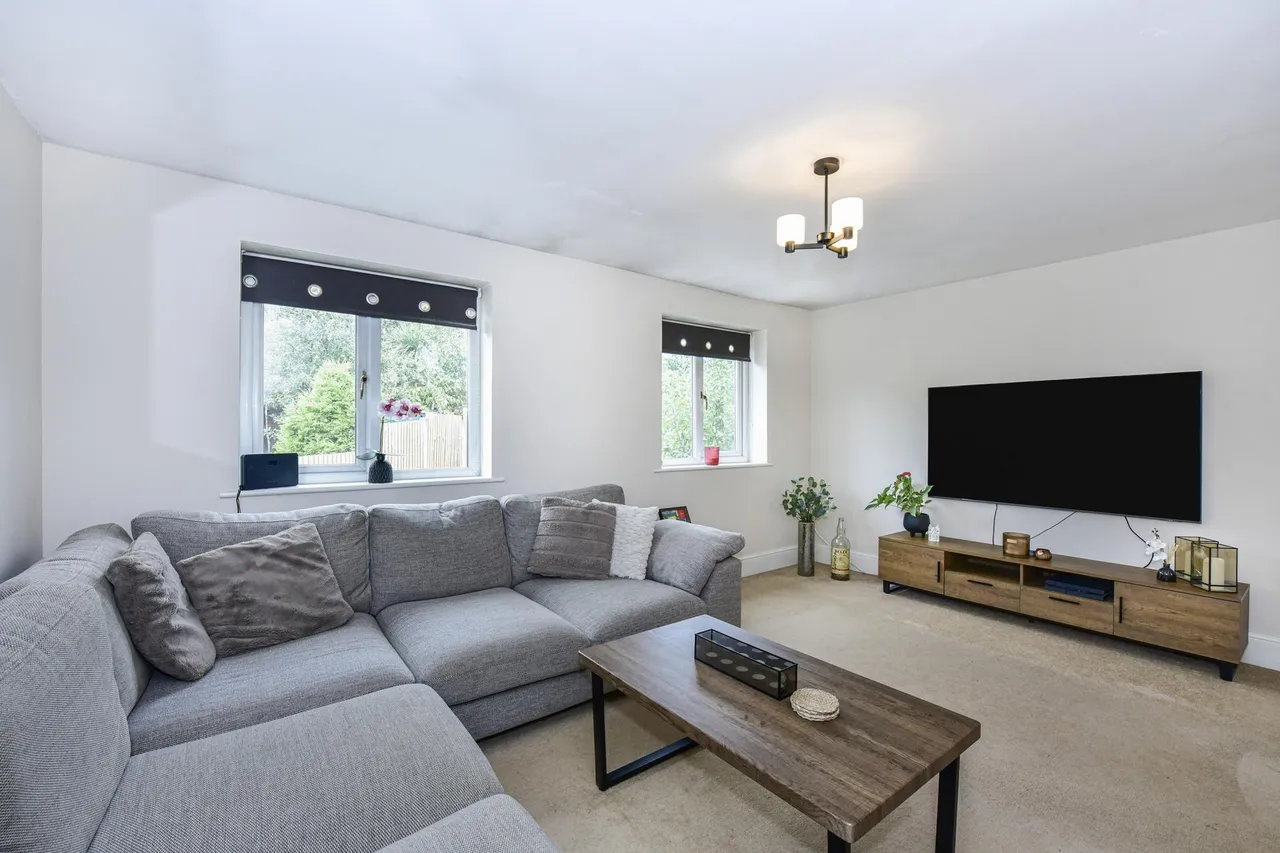 Ewers Road, Kimberworth, S61, photo 8