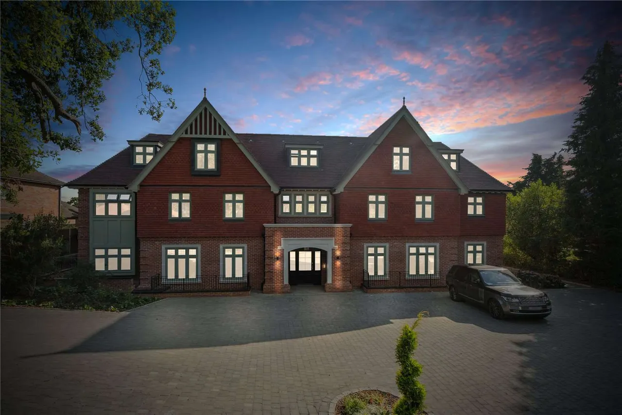 2 bed new development for sale — The Radford, Dene Road, Northwood, Middlesex, HA6 2BX