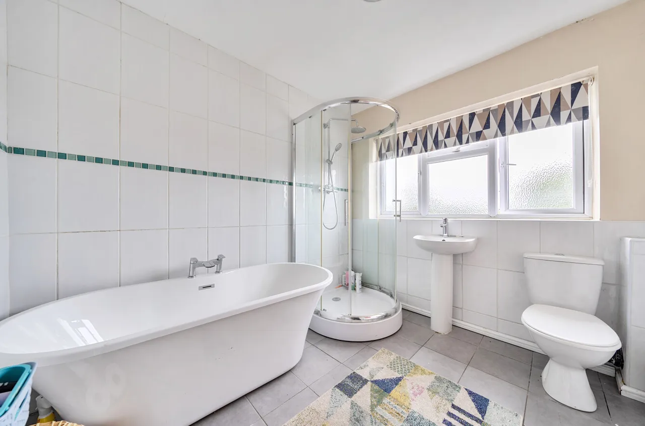 St. Michaels Crescent, Forden, photo 12