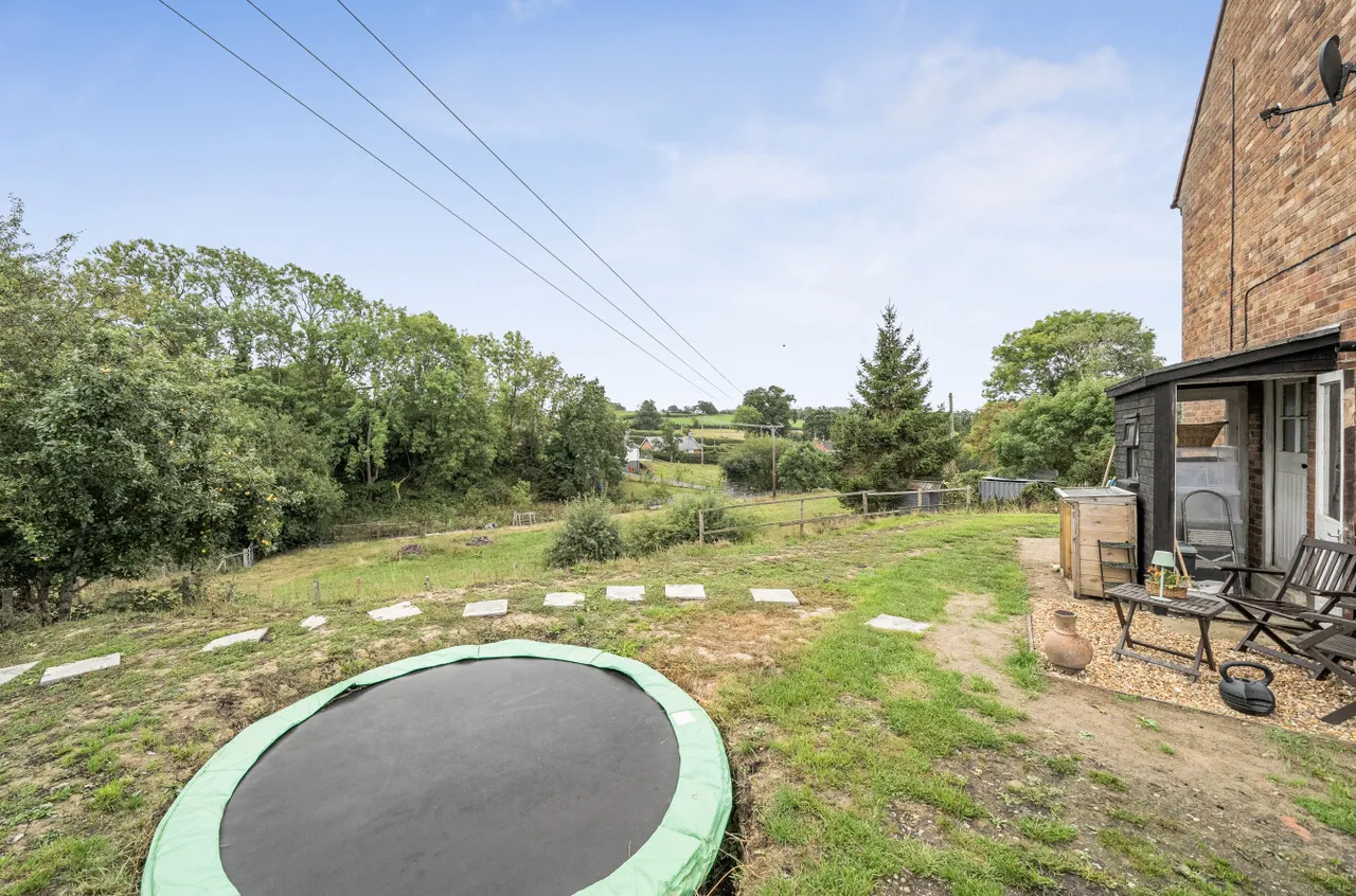 St. Michaels Crescent, Forden, photo 14