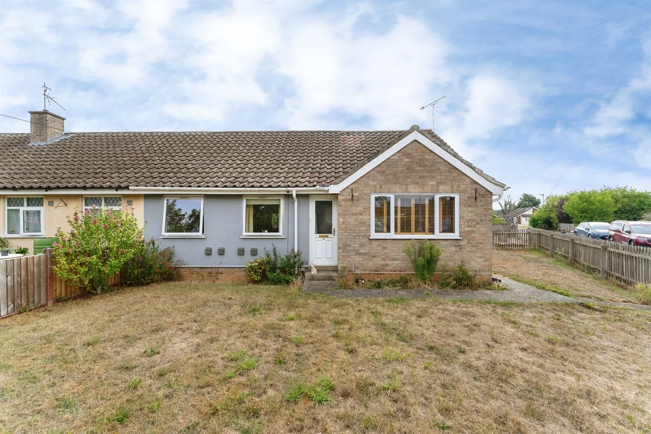 3 bed house for sale — Pond Lane, Brandon