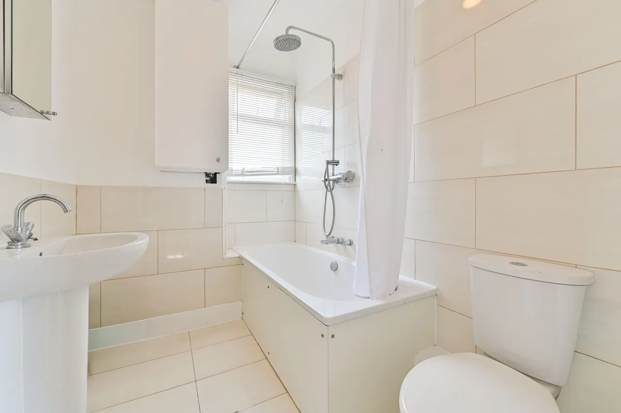 London, SW17, photo 19
